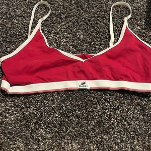 Comfortable sports bra fits nice!